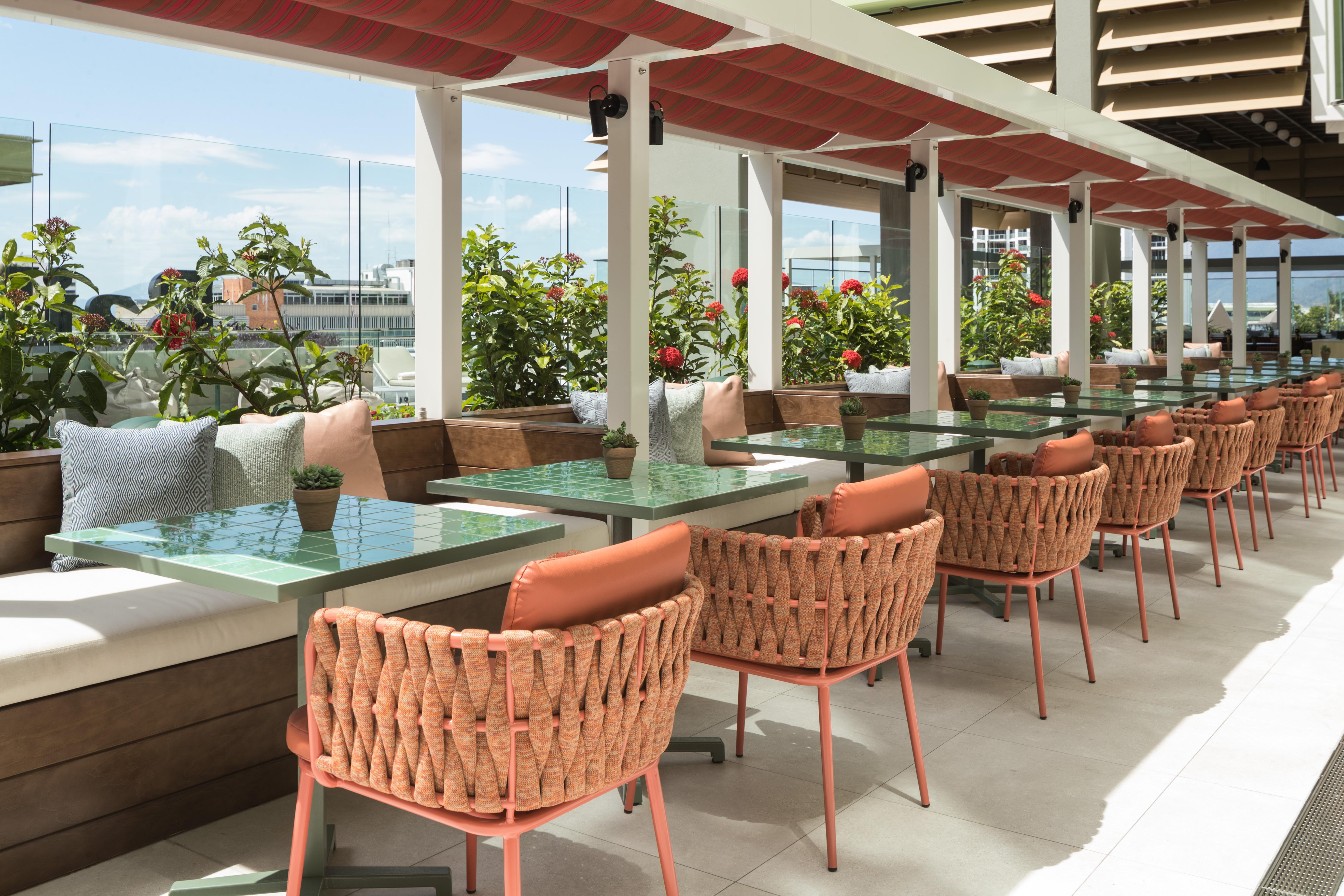 Hotel Crystalbrook Bailey Cairns Exterior foto The rooftop bar