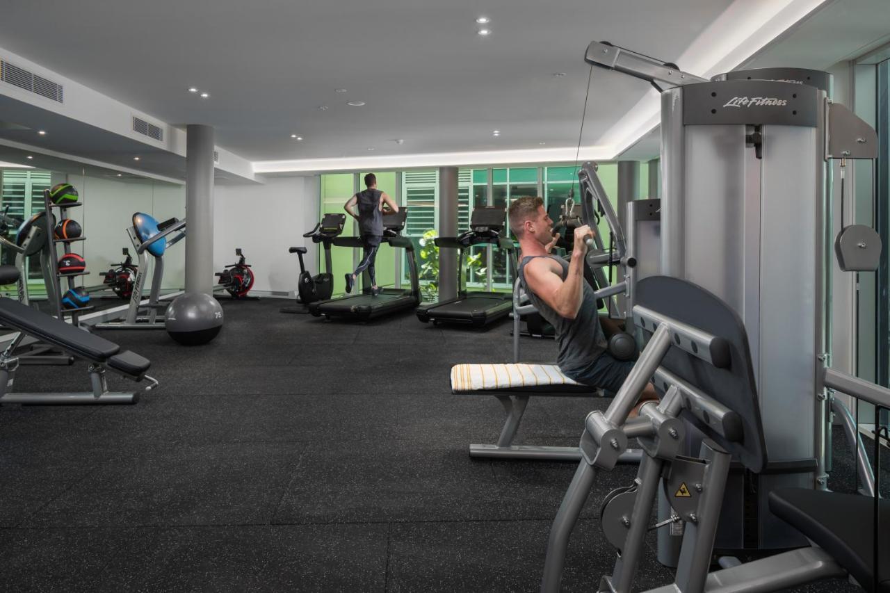 Hotel Crystalbrook Bailey Cairns Exterior foto The gym at the hotel