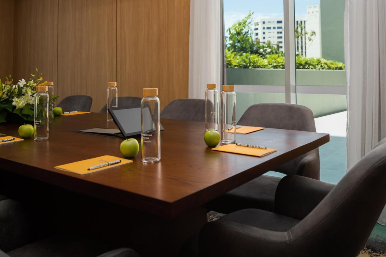 Hotel Crystalbrook Bailey Cairns Exterior foto Meeting room at the JW Marriott Hotel, Panama City